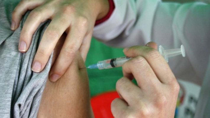 Leia mais sobre o artigo Sertânia é o primeiro município da VI GERES a superar meta de vacinação contra gripe