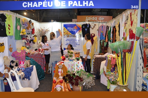 Leia mais sobre o artigo Artesanato digital: Fenearte 2020 pode ter edição online