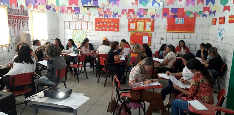 Leia mais sobre o artigo Prefeitura de Sertânia realiza capacitações com profissionais da educação