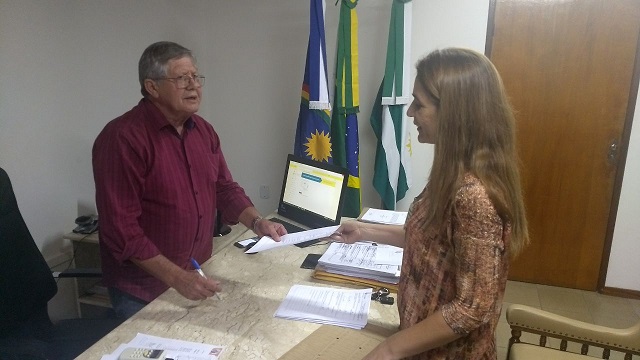 Leia mais sobre o artigo Ângelo Ferreira reabre agências dos Correios em povoados  