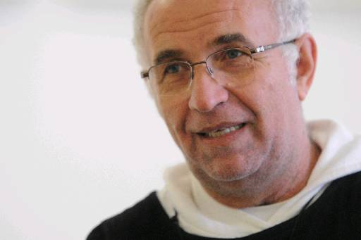 Leia mais sobre o artigo Padre Airton recebe alta e já celebra missa