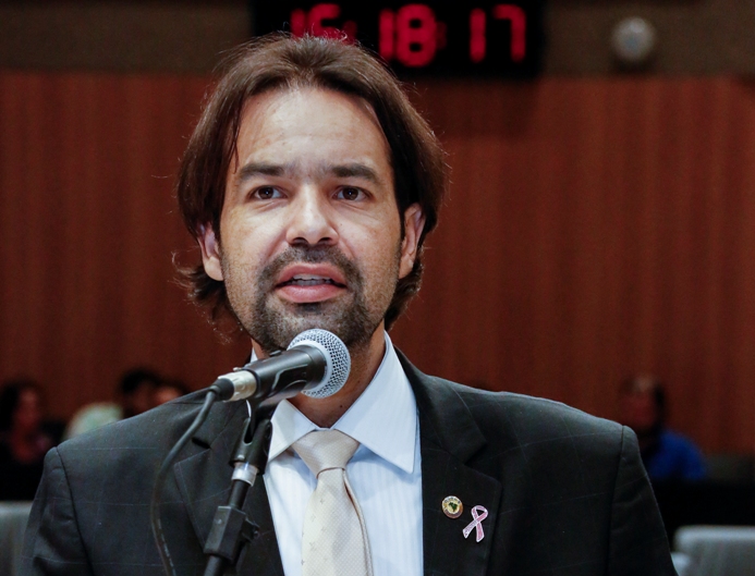 Leia mais sobre o artigo Deputado Diogo Moraes comemora doação de terrenos para município de Iguaracy