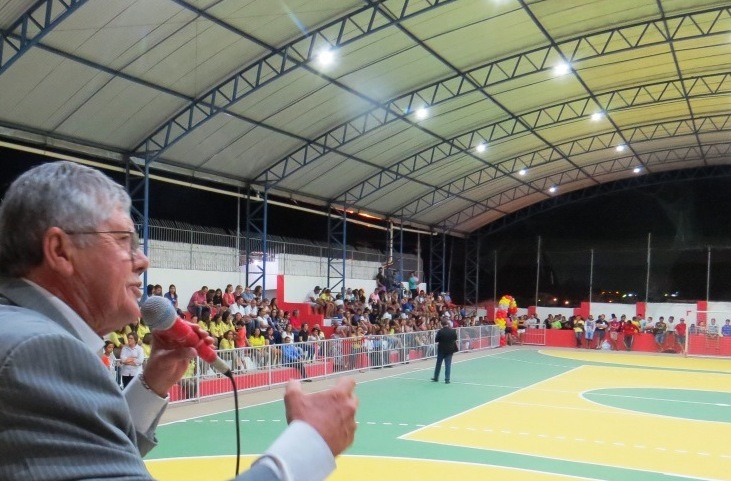 Leia mais sobre o artigo Ângelo Ferreira inaugura reforma de espaço de lazer