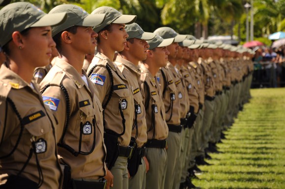 Leia mais sobre o artigo Paulo Câmara autoriza convocação de 1.085 concursados das polícias Militar, Civil e Científica e do Corpo de Bombeiros