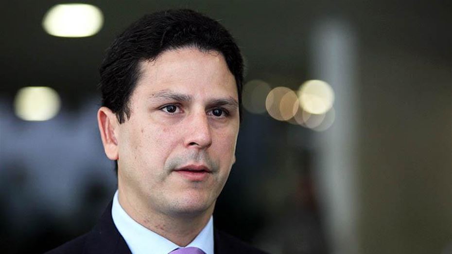 Leia mais sobre o artigo Saída de Bruno Araújo reforça pressão da base aliada de Temer