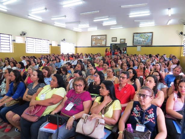 Leia mais sobre o artigo Formação reúne professores da Rede Municipal de Sertânia