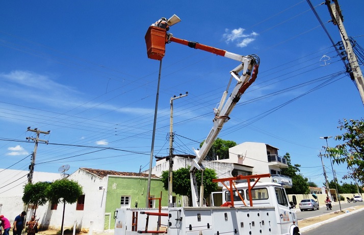 Leia mais sobre o artigo Prefeitura de Sertânia promove melhoria na Iluminação pública