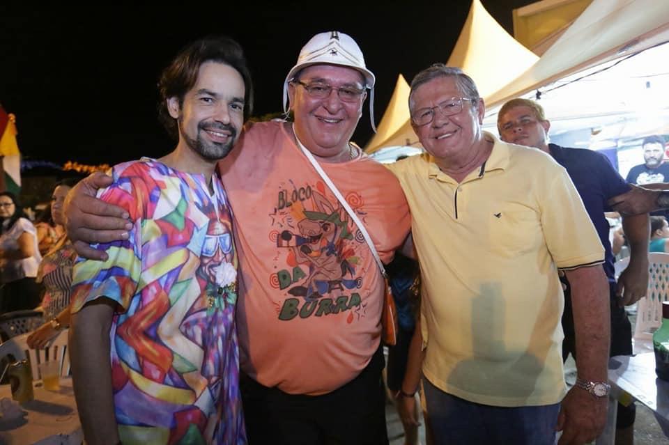 Leia mais sobre o artigo Diogo Moraes prestigia Carnaval de Pernambuco no Recife e Sertão