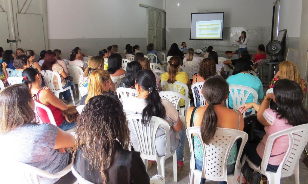 Leia mais sobre o artigo Em Sertânia, professores discutem a Base Nacional Comum Curricular