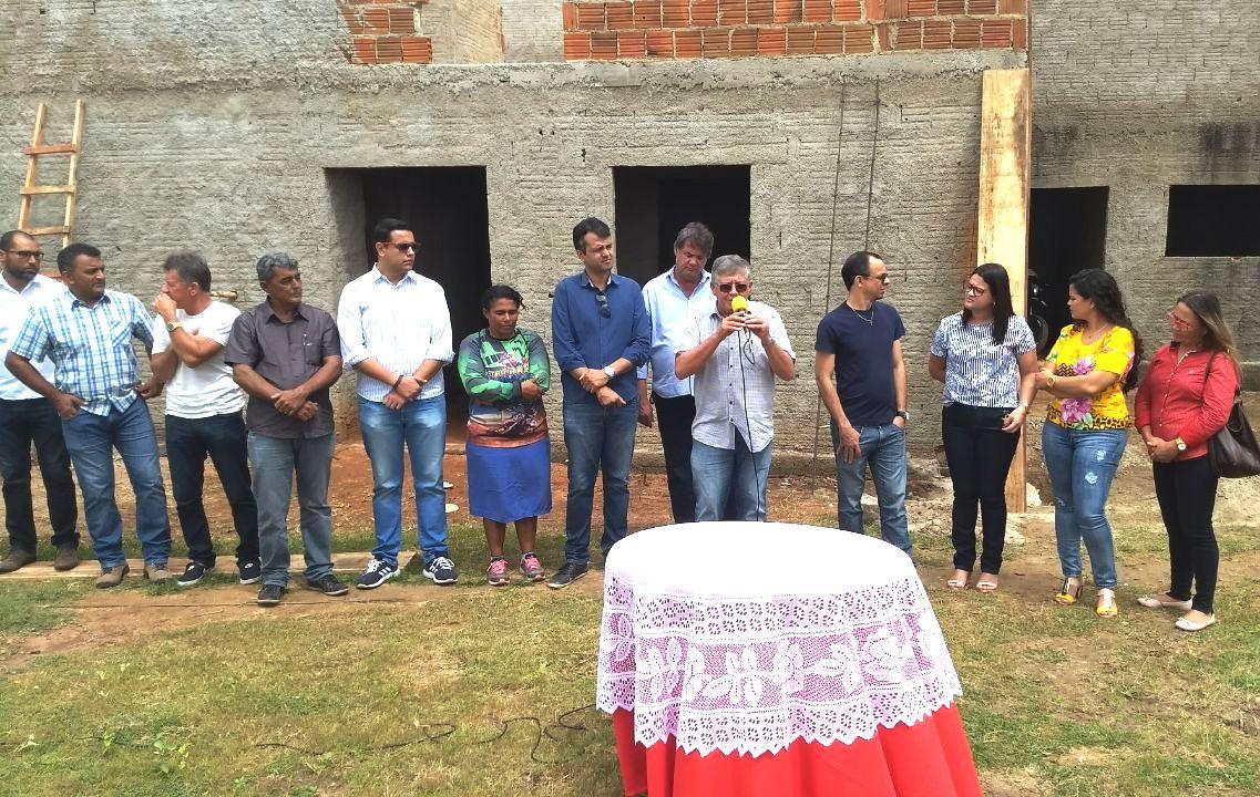 Leia mais sobre o artigo Ângelo Ferreira assina ordens de serviço de Unidades Básicas de Saúde da Família