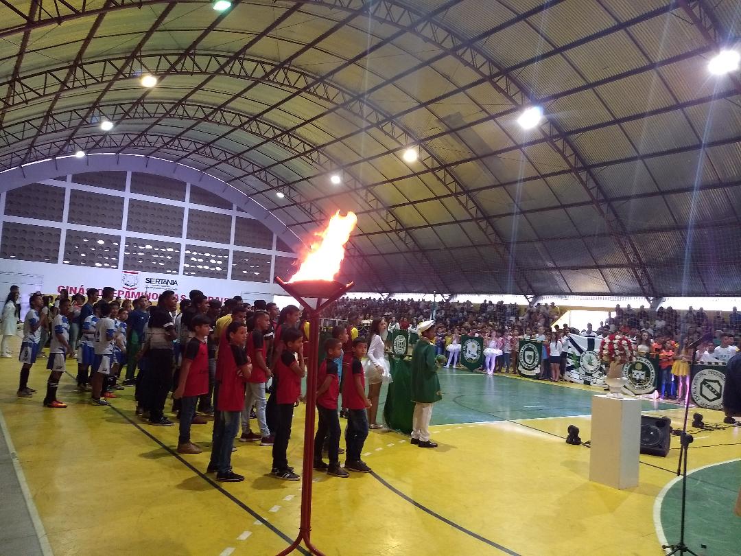 Leia mais sobre o artigo Ângelo Ferreira abre Jogos Escolares Municipais, em Sertânia