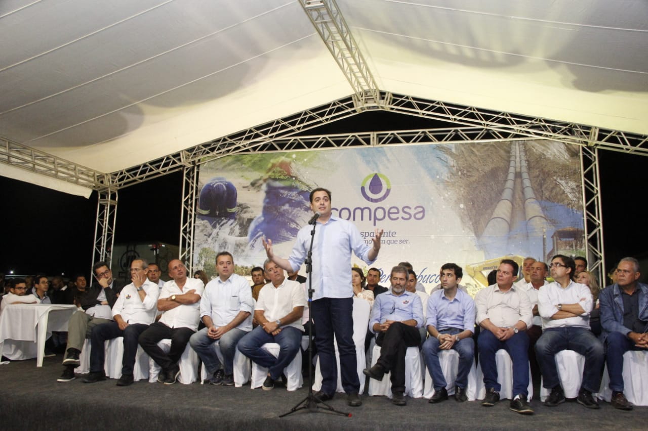 Leia mais sobre o artigo Agricultores de Saloá recebem sementes e kits de caráter produtivo da Secretaria de Agricultura