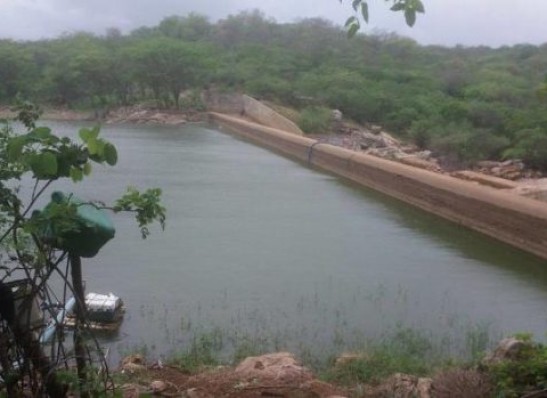 Leia mais sobre o artigo TRAGÉDIA EM MONTEIRO: Canoa vira e três pessoas estão desaparecidas em barragem