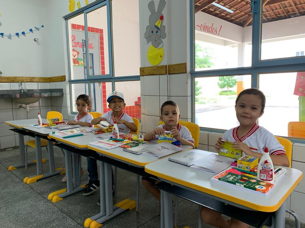 Leia mais sobre o artigo Sertânia: alunos da rede municipal recebem kits alimentação