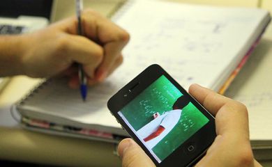 Leia mais sobre o artigo Aulas da rede pública de Pernambuco voltam remotamente segunda (1º)