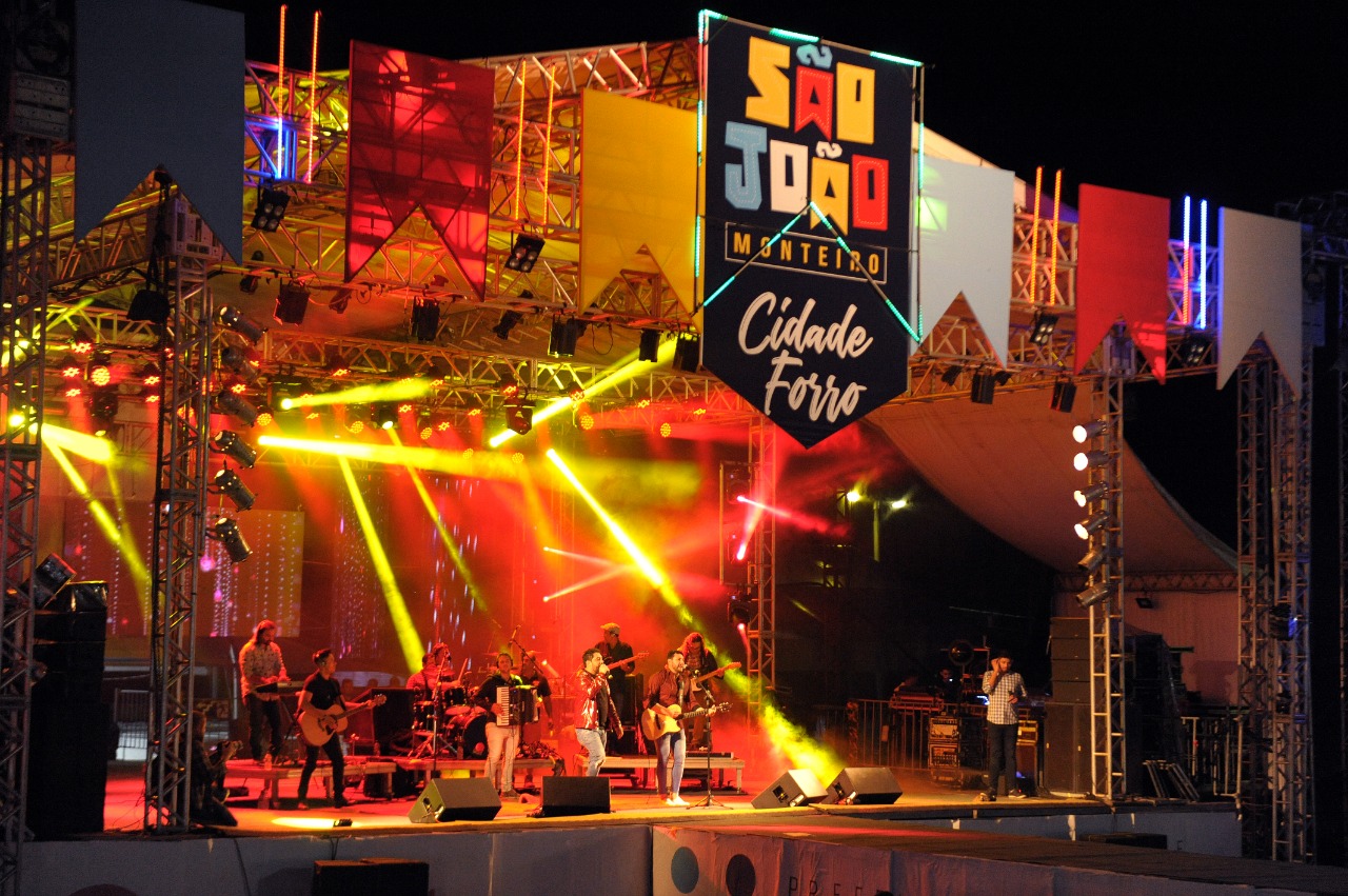 Leia mais sobre o artigo Prefeitura de Monteiro anuncia grandes atrações para o São João 2023 nesta quarta-feira (03)