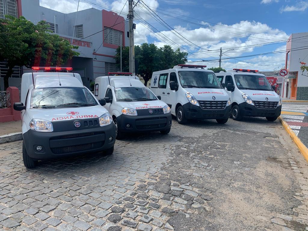 Leia mais sobre o artigo Prefeitura de Sertânia adquire quatro ambulâncias para reforçar combate à Covid-19