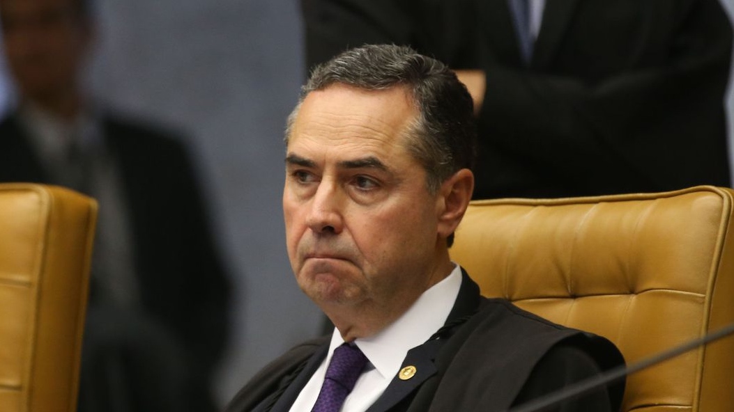 Leia mais sobre o artigo Se descumprir decisão sobre exames, Bolsonaro fica sujeito a impeachment, diz ministro do STF