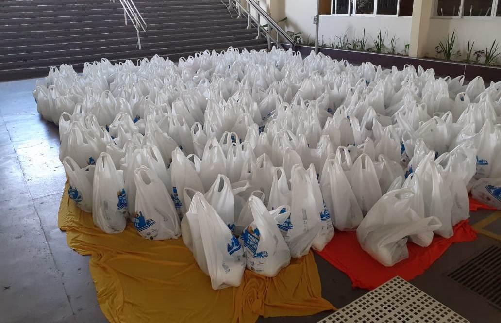 Leia mais sobre o artigo Prefeitura de Sertânia distribui kits de alimentação recebidos do Governo do Estado