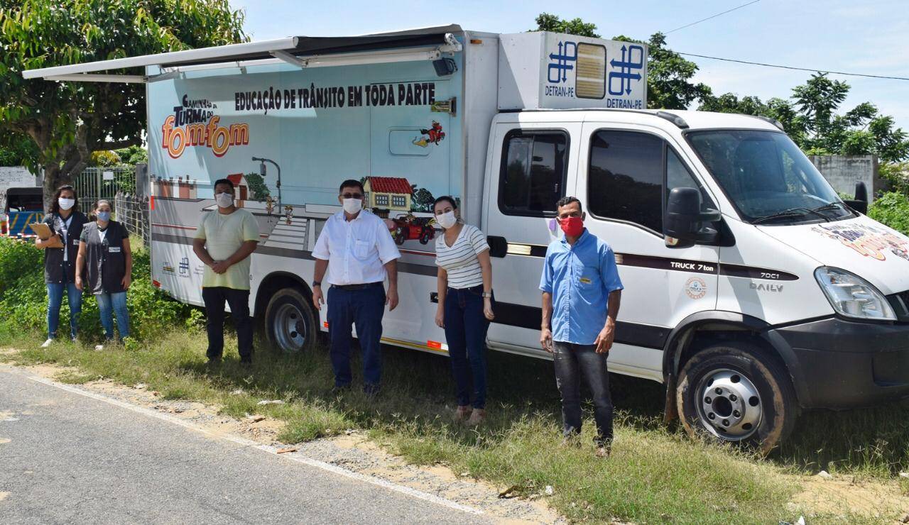 Leia mais sobre o artigo DETRAN-PE apoia desinfectação de veículos no município de Itapetim