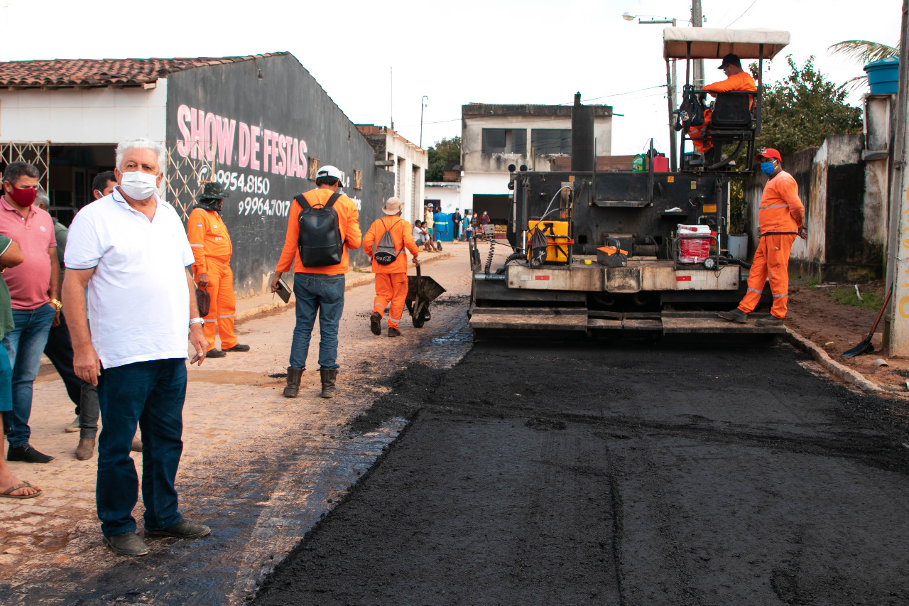 Leia mais sobre o artigo Prefeitura de Buíque começa obras de asfalto em 10 ruas