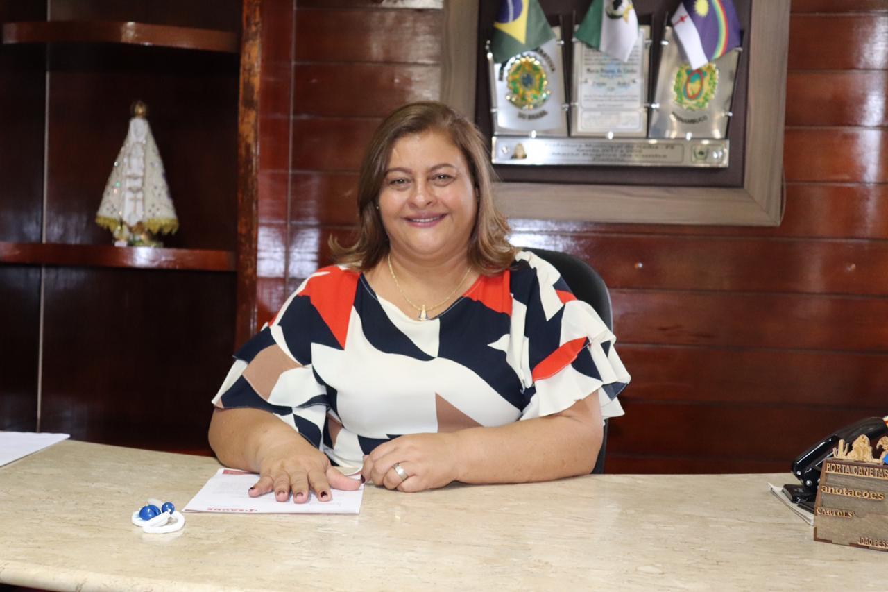 Leia mais sobre o artigo Prefeita pede por permanência de comarca de Itaíba ao TJPE