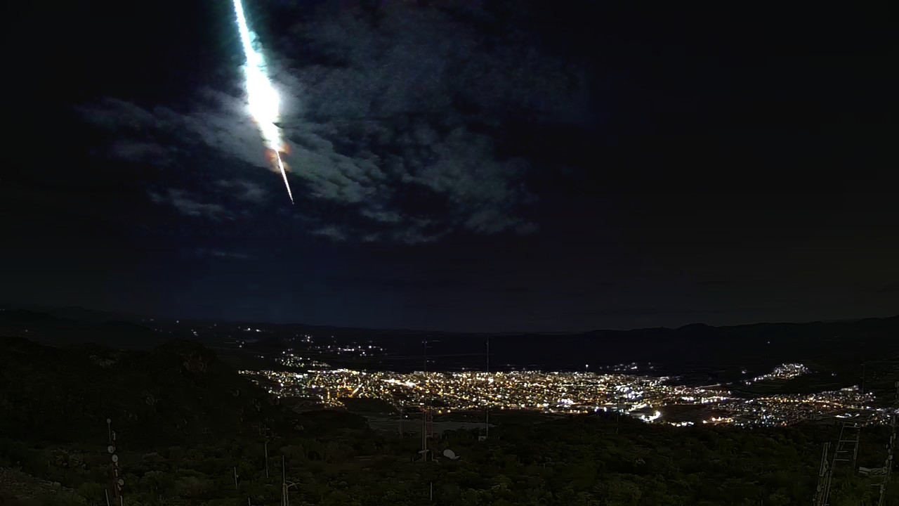 Leia mais sobre o artigo Mistério desvendado: meteoro provocou clarão no céu nordestino. Assista ao vídeo