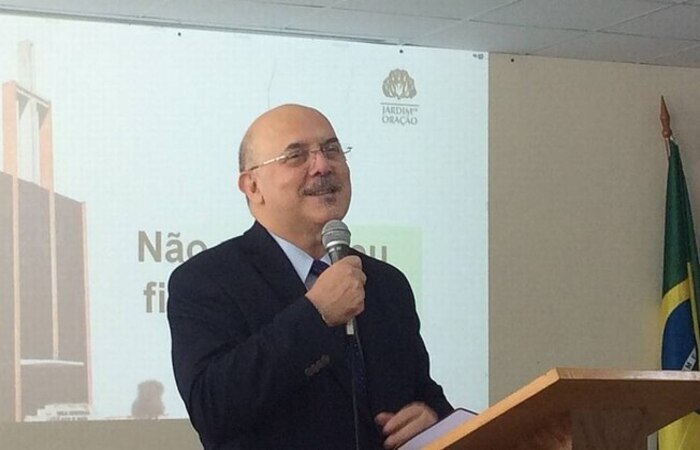 Leia mais sobre o artigo Bolsonaro nomeia Milton Ribeiro como ministro da Educação