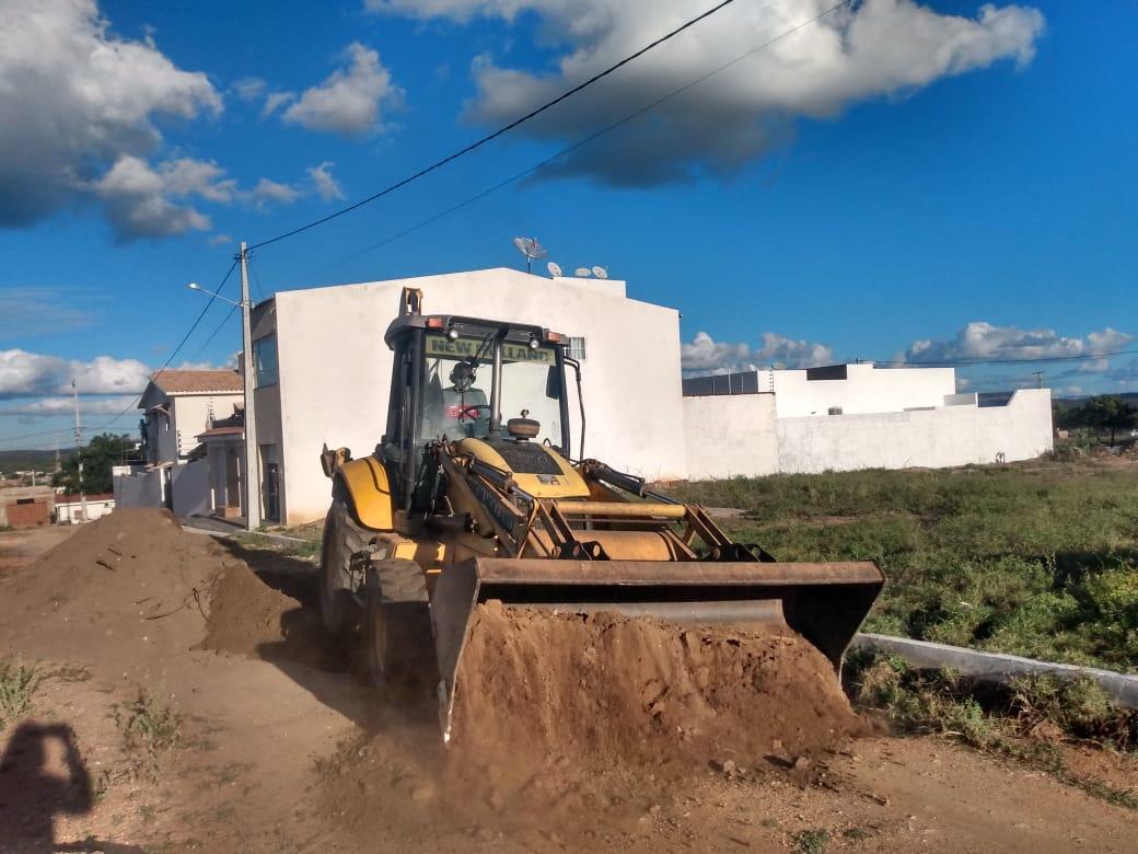 Leia mais sobre o artigo Secretaria de Serviços Públicos de Sertânia intensifica trabalhos na sede, vilas e povoados