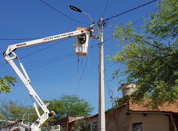 Leia mais sobre o artigo Lâmpadas de led são instaladas em Sertânia