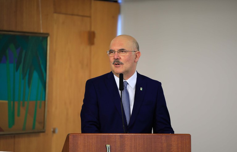 Leia mais sobre o artigo PF prende ex-ministro da Educação Milton Ribeiro