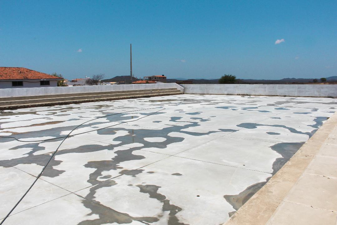 Leia mais sobre o artigo Em Sertânia, obra da quadra poliesportiva da Escola Constância Rodrigues já foi iniciada