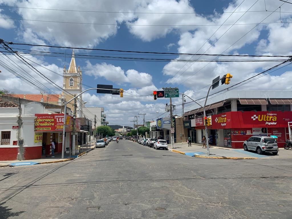 Leia mais sobre o artigo Prefeitura de Sertânia instala Contadores Regressivos de Semáforos