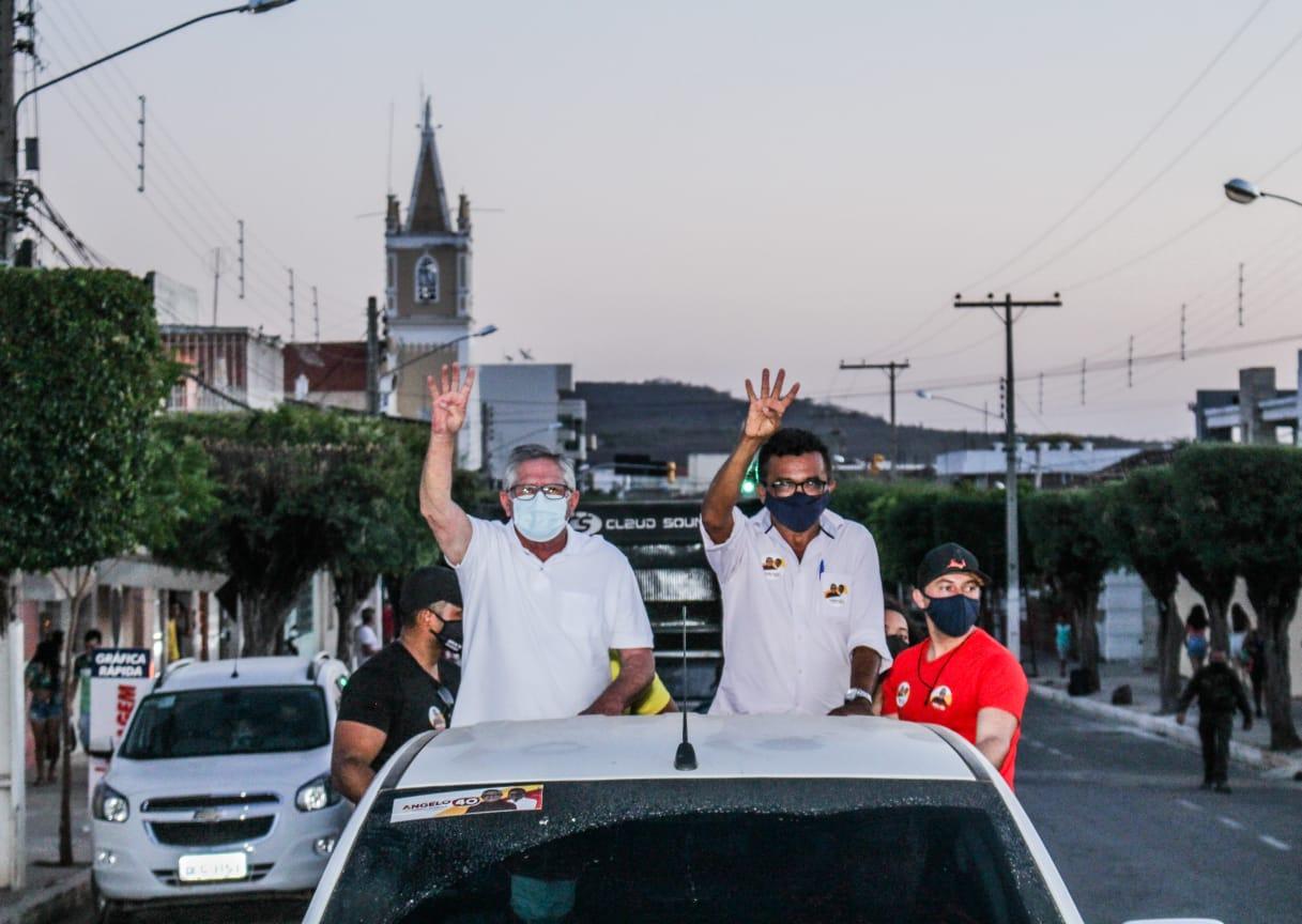 Leia mais sobre o artigo Candidato à reeleição, prefeito Ângelo Ferreira comemora resultado de pesquisa