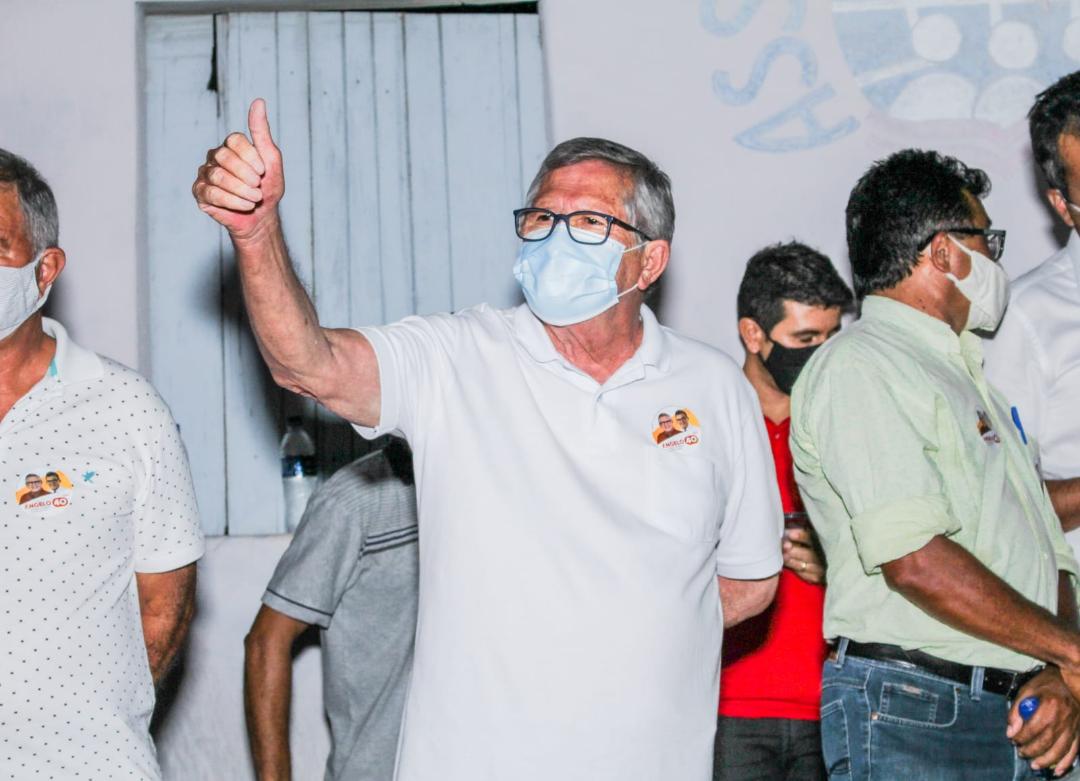 Leia mais sobre o artigo Ângelo Ferreira visita Vila do Ferro Novo e garante melhorias para o local