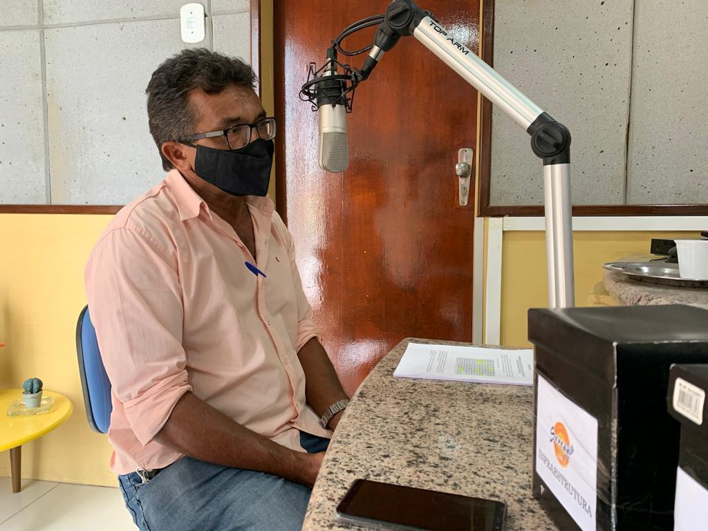 Leia mais sobre o artigo Candidato a vice-prefeito pela Frente Popular participa de entrevista na Rádio Sertânia FM