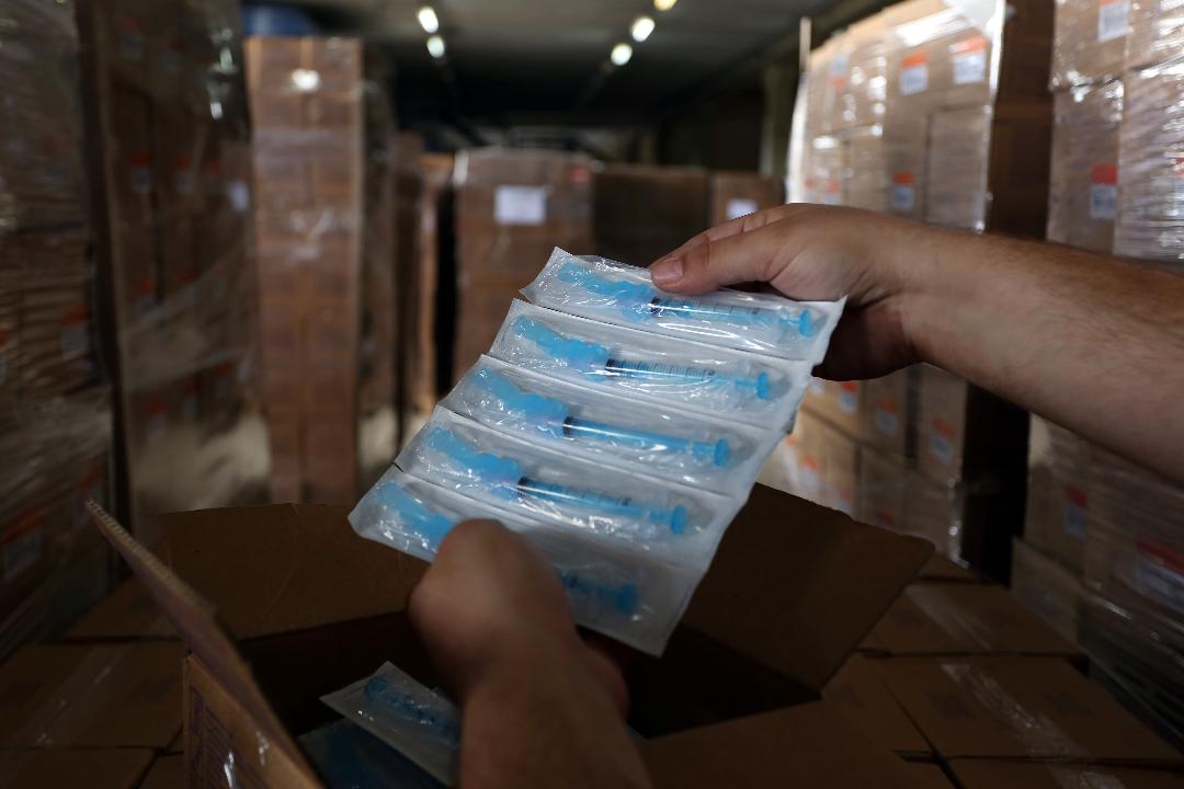 Leia mais sobre o artigo Governo de Pernambuco inicia distribuição de mais de 1,5 milhão de seringas aos municípios