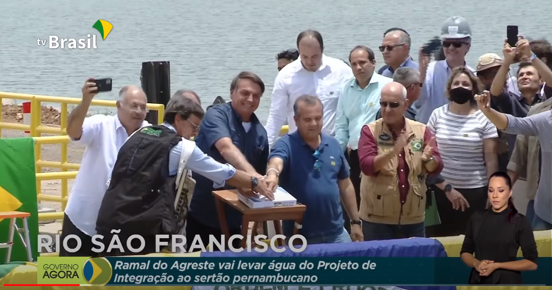 Leia mais sobre o artigo Em Sertânia, Bolsonaro participa dos testes iniciais do Ramal do Agreste