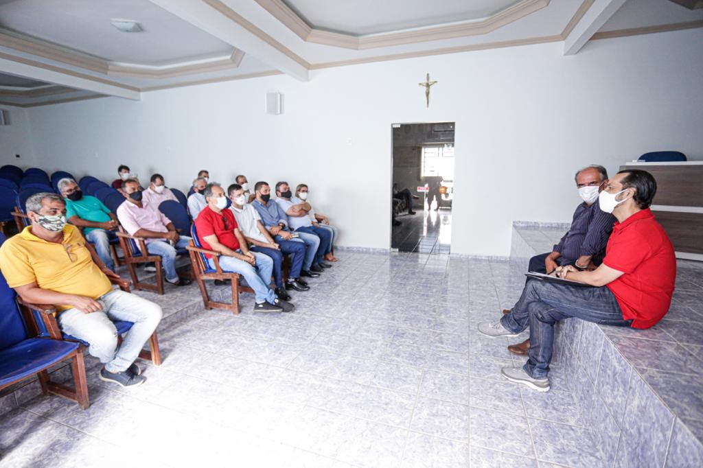 Leia mais sobre o artigo Em visita ao Sertão, Diogo Moraes anuncia emendas para Iguaracy e Ingazeira