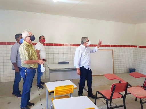 Leia mais sobre o artigo Prefeito Ângelo Ferreira visita obras no município