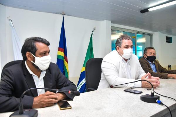 Leia mais sobre o artigo Na Câmara de Serra Talhada, Eriberto Medeiros lança escola de líderes