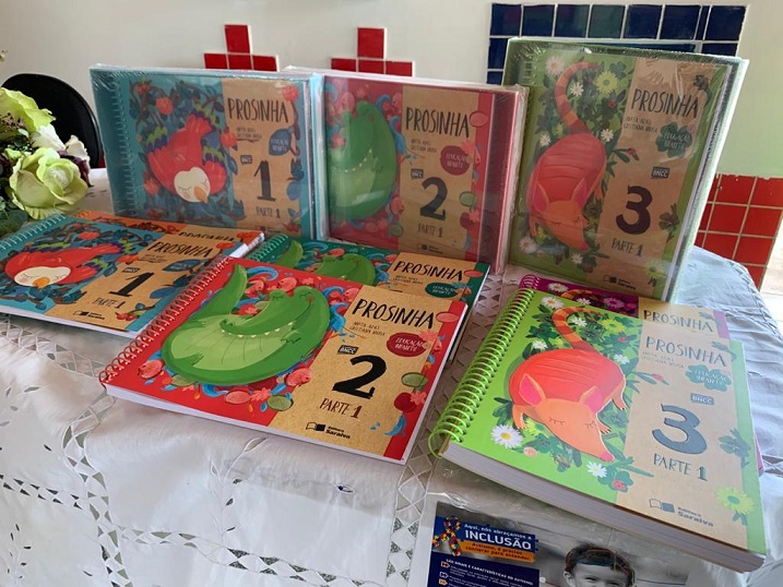 Leia mais sobre o artigo Prefeitura de Sertânia entrega livros didáticos para estudantes da Educação Infantil