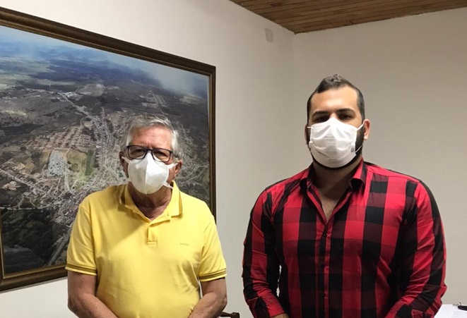 Leia mais sobre o artigo Vereador Niltinho trata de demandas com o prefeito Ângelo Ferreira