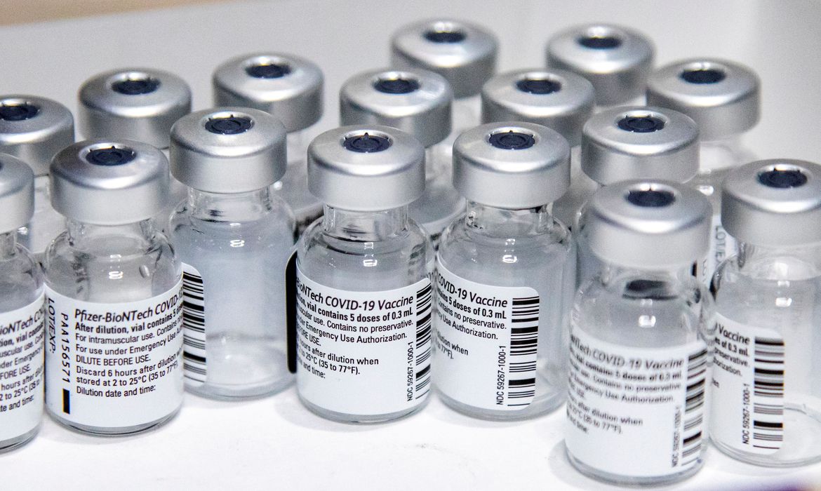 Leia mais sobre o artigo Quatorze estados pretendem vacinar os adultos até outubro