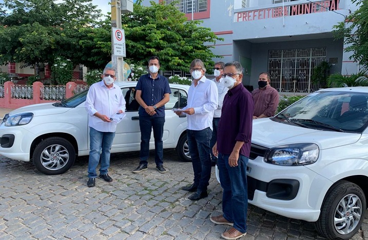 Leia mais sobre o artigo Mais dois carros chegam para ampliar os serviços oferecidos pela Secretaria de Desenvolvimento Social e Cidadania de Sertânia