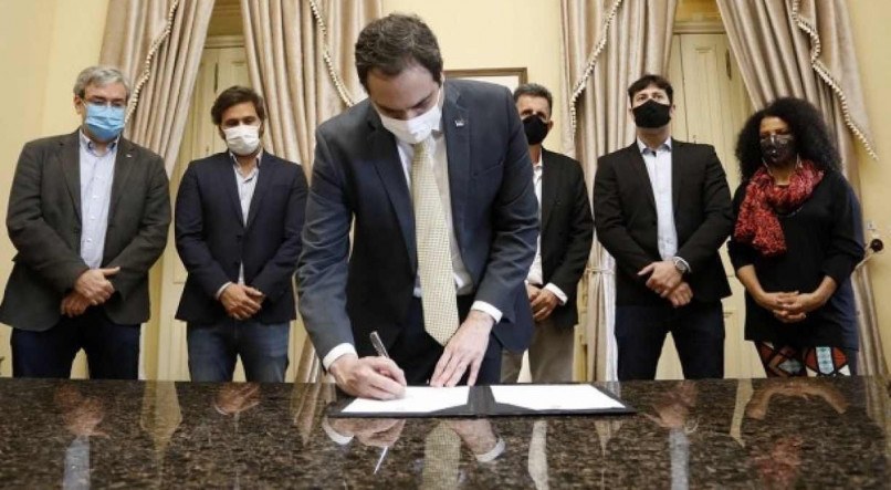 Leia mais sobre o artigo Paulo Câmara sanciona lei que anistia IPVA para motos