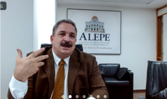 Leia mais sobre o artigo Presidente da Alepe, Eriberto Medeiros, obtém vitória no STF