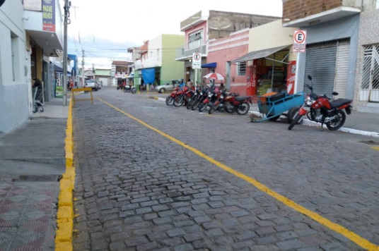Leia mais sobre o artigo Secretaria de Segurança e Mobilidade Urbana de Sertânia realiza melhorias na “Rua da Feira”