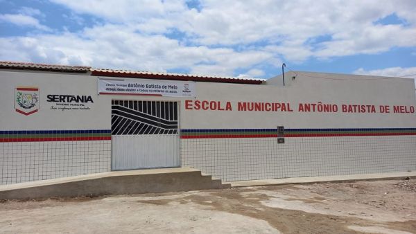 Leia mais sobre o artigo Prefeito de Sertânia inaugura nova escola na Zona Rural nesta segunda