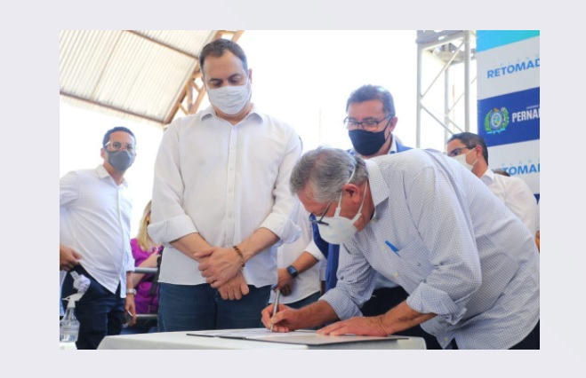 Leia mais sobre o artigo Paulo Câmara assina Ordem de Serviço para instalação da Central de Oportunidades de Pernambuco em Sertânia
